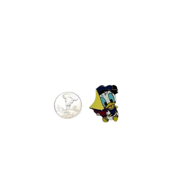 2004 Disney Baby Donald Duck Sailboat Lapel Pin Pinpic - Picture 4 of 4